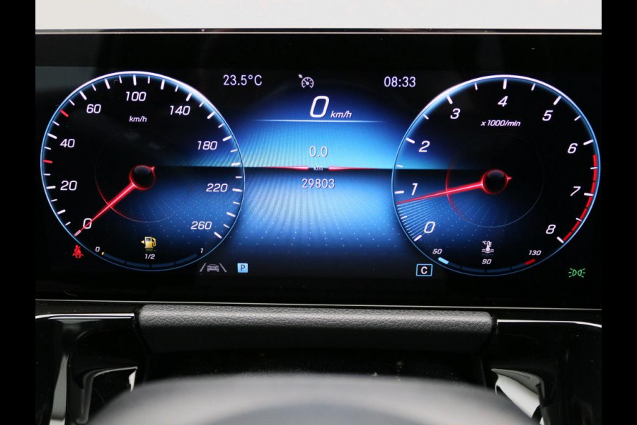Mercedes-Benz B-Klasse 160 AMG Handgeschakeld AMG Line | Night Pakket | Spiegel Pakket | Easy-Pack Achterklep | Achteruitrijcamera. Inclusief 24 maanden Mercedes-Benz Certified garantie voor Europa.
