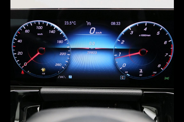 Mercedes-Benz B-Klasse 160 AMG Handgeschakeld AMG Line | Night Pakket | Spiegel Pakket | Easy-Pack Achterklep | Achteruitrijcamera. Inclusief 24 maanden Mercedes-Benz Certified garantie voor Europa.