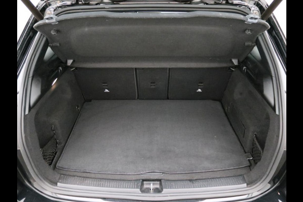 Mercedes-Benz B-Klasse 160 AMG Handgeschakeld AMG Line | Night Pakket | Spiegel Pakket | Easy-Pack Achterklep | Achteruitrijcamera. Inclusief 24 maanden Mercedes-Benz Certified garantie voor Europa.