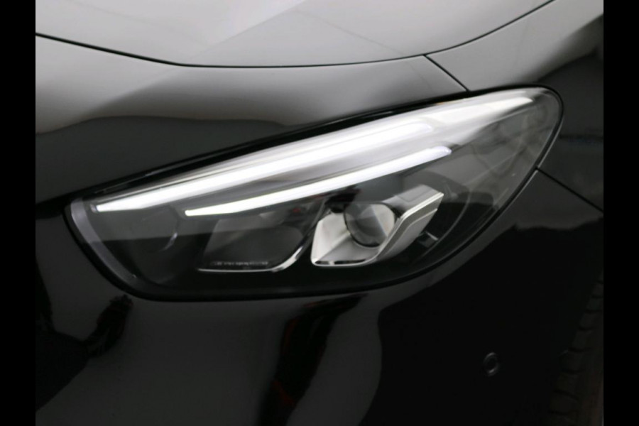 Mercedes-Benz B-Klasse 160 AMG Handgeschakeld AMG Line | Night Pakket | Spiegel Pakket | Easy-Pack Achterklep | Achteruitrijcamera. Inclusief 24 maanden Mercedes-Benz Certified garantie voor Europa.