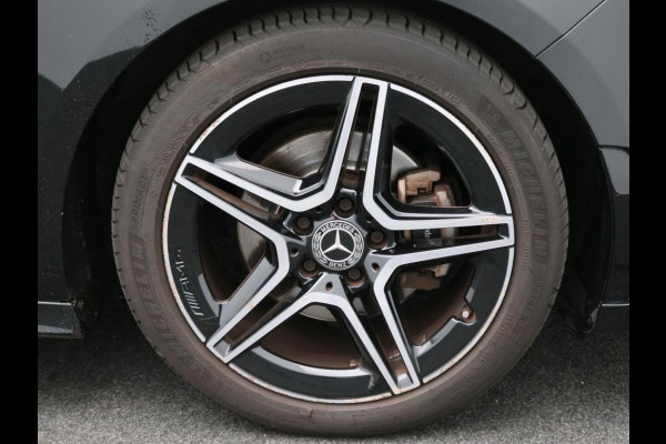 Mercedes-Benz B-Klasse 160 AMG Handgeschakeld AMG Line | Night Pakket | Spiegel Pakket | Easy-Pack Achterklep | Achteruitrijcamera. Inclusief 24 maanden Mercedes-Benz Certified garantie voor Europa.