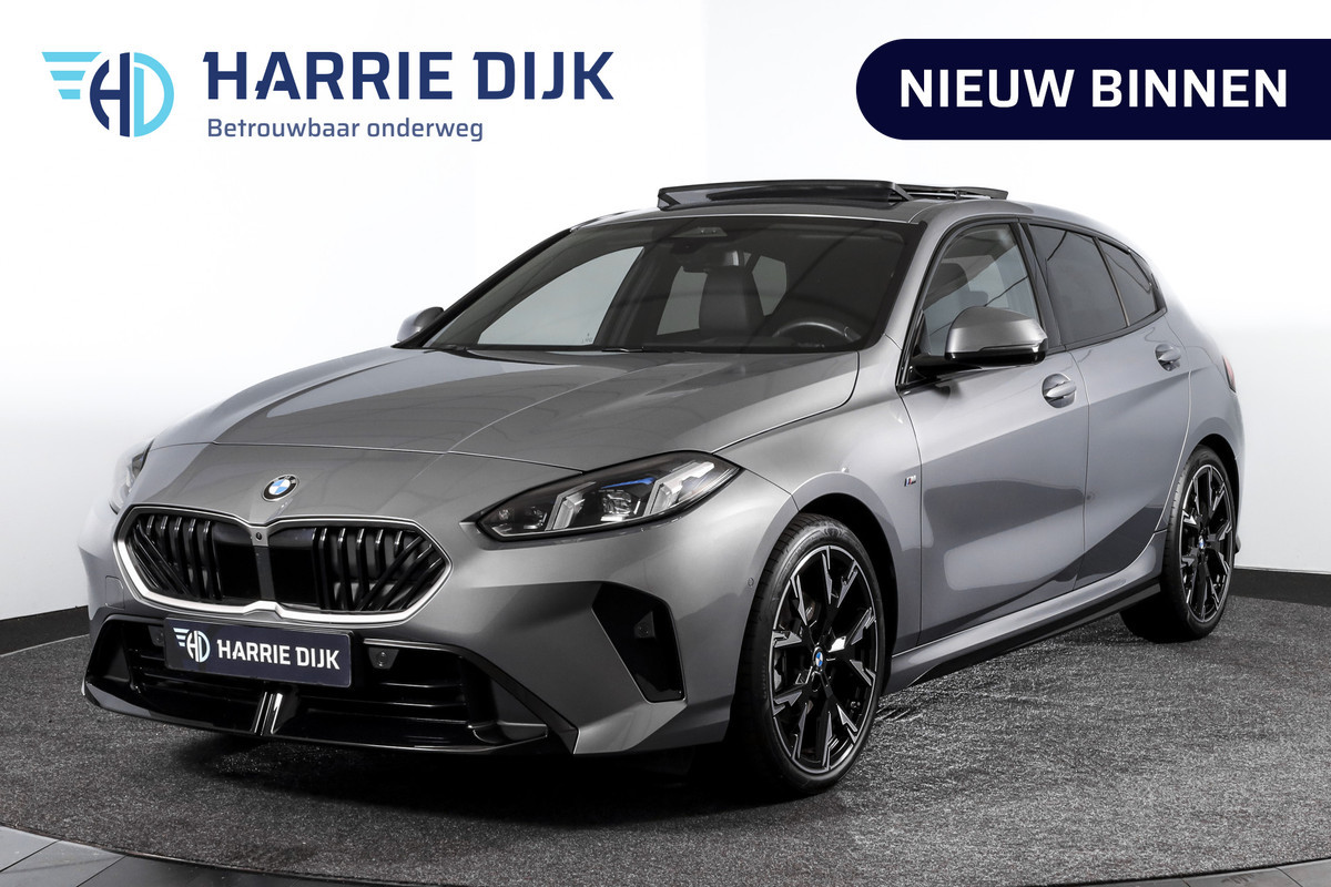BMW 1-serie 120 M Sport - Automaat | Innovation Pack | Premium Pack | S/K-Panodak | Dig. Cockpit | Adapt. Cruise | Stoel+-Stuurverw. | 360 Camera | NAV + App. Connect | Harman\Kardon | Head-Up | LM 19" | Afn. trekhaak | 1481 BMW 1-serie 120 M Sport - Automaat | Innovation Pack | Premium Pack | S/K-Panodak | Dig. Cockpit | Adapt. Cruise | Stoel+-Stuurverw. | 360 Camera | NAV + App. Connect | Harman\Kardon | Head-Up | LM 19" | Afn. trekhaak | 1481