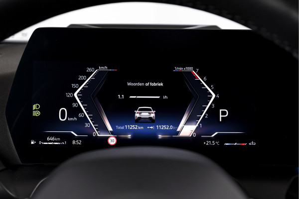 BMW 1-serie 120 M Sport - Automaat | Innovation Pack | Premium Pack | S/K-Panodak | Dig. Cockpit | Adapt. Cruise | Stoel+-Stuurverw. | 360 Camera | NAV + App. Connect | Harman\Kardon | Head-Up | LM 19" | Afn. trekhaak | 1481