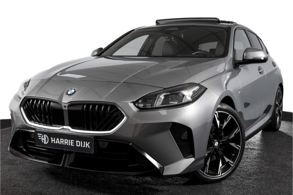 BMW 1-serie 120 M Sport - Automaat | Innovation Pack | Premium Pack | S/K-Panodak | Dig. Cockpit | Adapt. Cruise | Stoel+-Stuurverw. | 360 Camera | NAV + App. Connect | Harman\Kardon | Head-Up | LM 19" | Afn. trekhaak | 1481