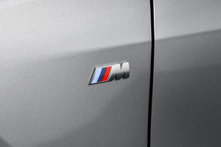 BMW 1-serie 120 M Sport - Automaat | Innovation Pack | Premium Pack | S/K-Panodak | Dig. Cockpit | Adapt. Cruise | Stoel+-Stuurverw. | 360 Camera | NAV + App. Connect | Harman\Kardon | Head-Up | LM 19" | Afn. trekhaak | 1481