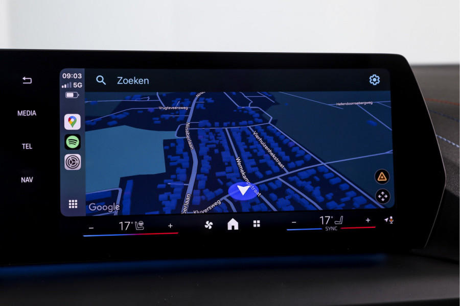 BMW 1-serie 120 M Sport - Automaat | Innovation Pack | Premium Pack | S/K-Panodak | Dig. Cockpit | Adapt. Cruise | Stoel+-Stuurverw. | 360 Camera | NAV + App. Connect | Harman\Kardon | Head-Up | LM 19" | Afn. trekhaak | 1481