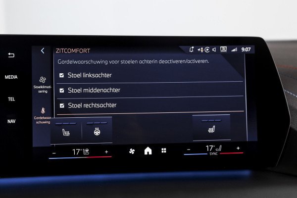 BMW 1-serie 120 M Sport - Automaat | Innovation Pack | Premium Pack | S/K-Panodak | Dig. Cockpit | Adapt. Cruise | Stoel+-Stuurverw. | 360 Camera | NAV + App. Connect | Harman\Kardon | Head-Up | LM 19" | Afn. trekhaak | 1481