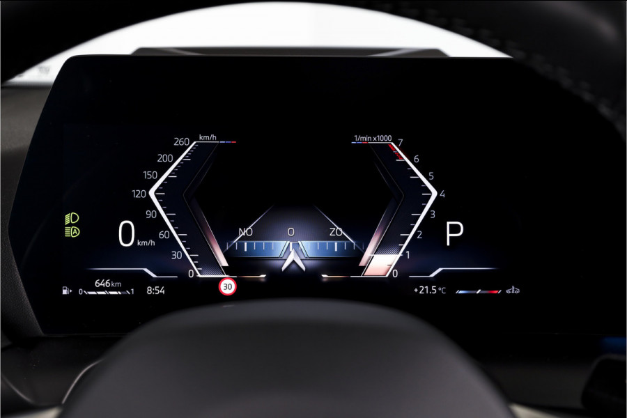 BMW 1-serie 120 M Sport - Automaat | Innovation Pack | Premium Pack | S/K-Panodak | Dig. Cockpit | Adapt. Cruise | Stoel+-Stuurverw. | 360 Camera | NAV + App. Connect | Harman\Kardon | Head-Up | LM 19" | Afn. trekhaak | 1481
