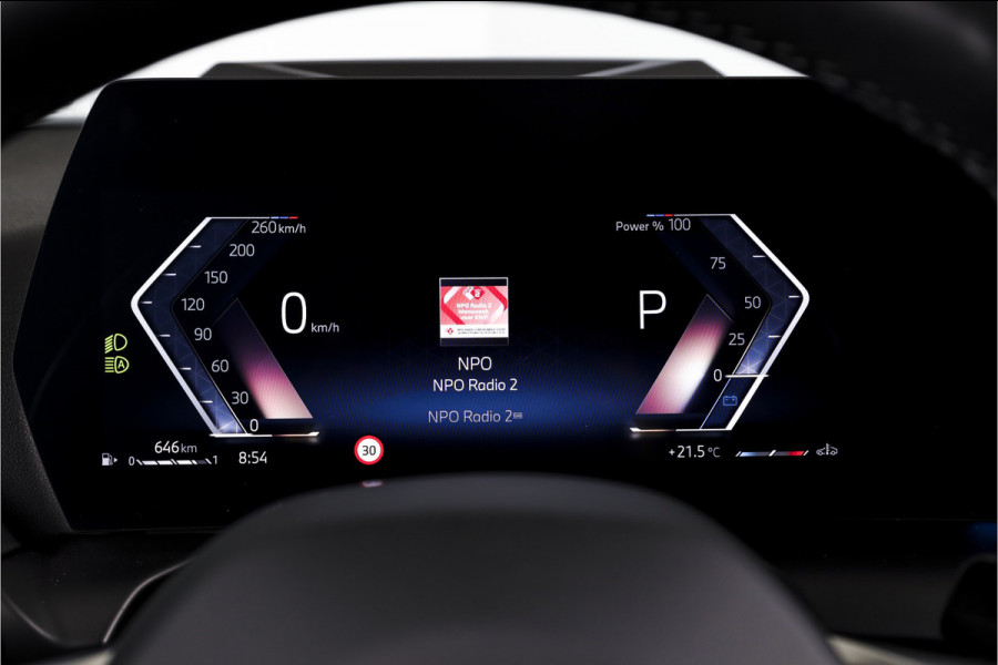 BMW 1-serie 120 M Sport - Automaat | Innovation Pack | Premium Pack | S/K-Panodak | Dig. Cockpit | Adapt. Cruise | Stoel+-Stuurverw. | 360 Camera | NAV + App. Connect | Harman\Kardon | Head-Up | LM 19" | Afn. trekhaak | 1481