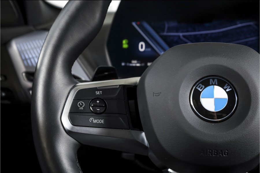 BMW 1-serie 120 M Sport - Automaat | Innovation Pack | Premium Pack | S/K-Panodak | Dig. Cockpit | Adapt. Cruise | Stoel+-Stuurverw. | 360 Camera | NAV + App. Connect | Harman\Kardon | Head-Up | LM 19" | Afn. trekhaak | 1481