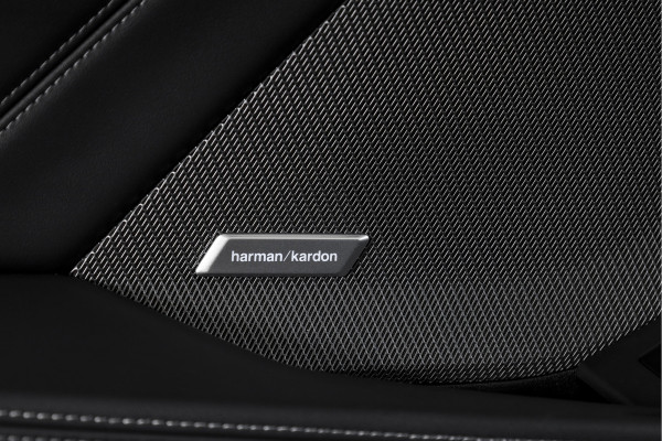 BMW 1-serie 120 M Sport - Automaat | Innovation Pack | Premium Pack | S/K-Panodak | Dig. Cockpit | Adapt. Cruise | Stoel+-Stuurverw. | 360 Camera | NAV + App. Connect | Harman\Kardon | Head-Up | LM 19" | Afn. trekhaak | 1481