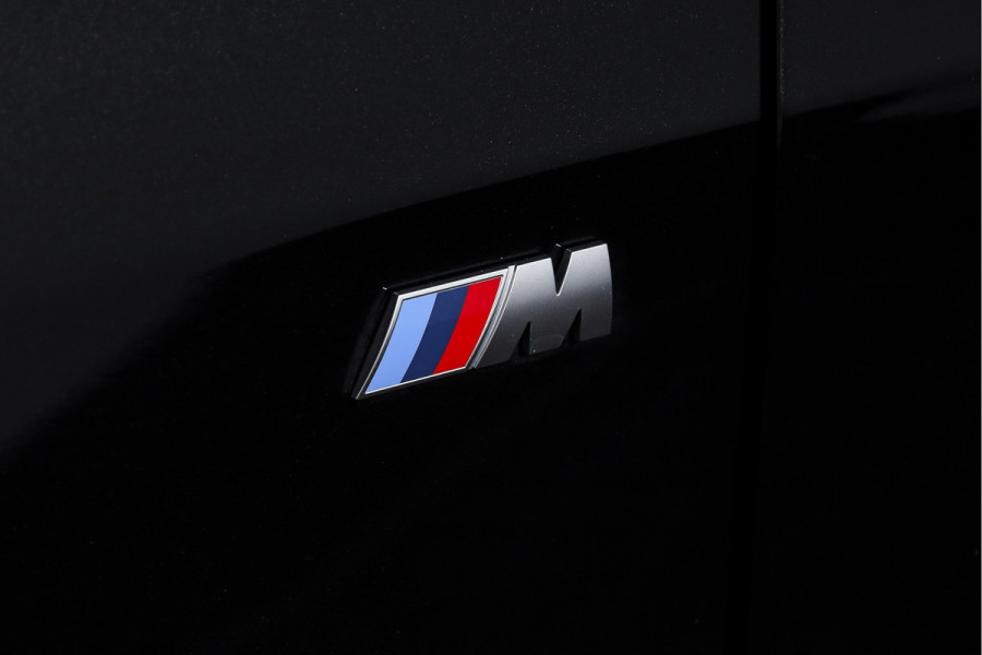 BMW 1-serie 120 M Sport - Automaat | Dig. Cockpit | Adapt. Cruise | Stoelverw. | Leder | PDC | Camera | NAV + App. Connect | ECC | DAB | LM 18" | 7100