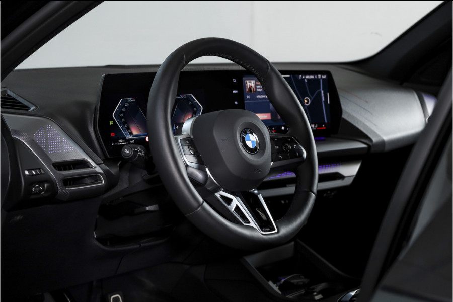 BMW 1-serie 120 M Sport - Automaat | Dig. Cockpit | Adapt. Cruise | Stoelverw. | Leder | PDC | Camera | NAV + App. Connect | ECC | DAB | LM 18" | 7100