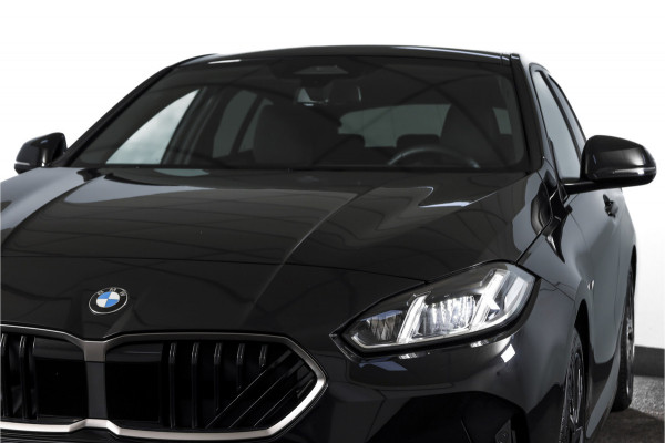 BMW 1-serie 120 M Sport - Automaat | Dig. Cockpit | Adapt. Cruise | Stoelverw. | Leder | PDC | Camera | NAV + App. Connect | ECC | DAB | LM 18" | 7100
