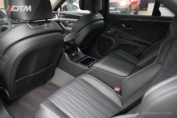 Bentley Flying Spur 6.0 W12 Mulliner | €392K NEW | BTW |