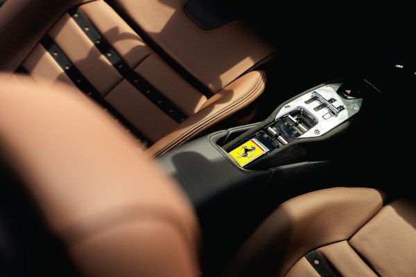 Ferrari SF90 Spider 4.0 V8 | Blu Pozzi | Daytona Seats Cioccolato |