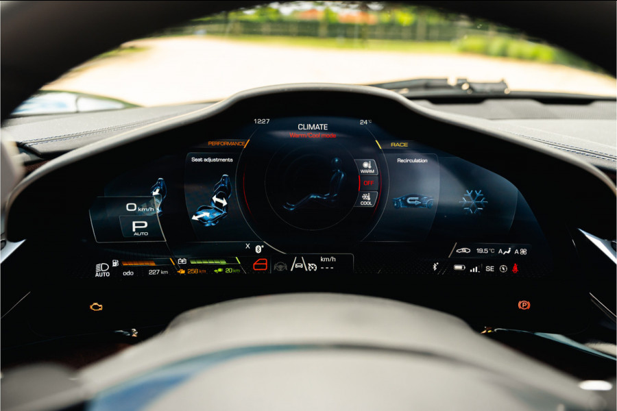 Ferrari SF90 Spider 4.0 V8 | Blu Pozzi | Daytona Seats Cioccolato |