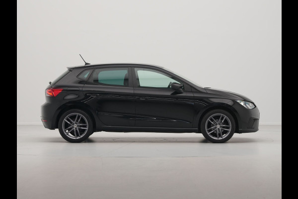 Seat Ibiza 1.0 TSI 95pk Style Business Intense Clima Navigatie Privacyglas Carplay Camera 17" velgen 321