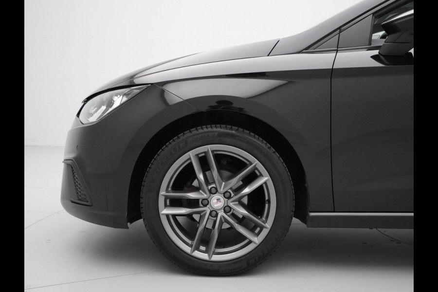 Seat Ibiza 1.0 TSI 95pk Style Business Intense Clima Navigatie Privacyglas Carplay Camera 17" velgen 321