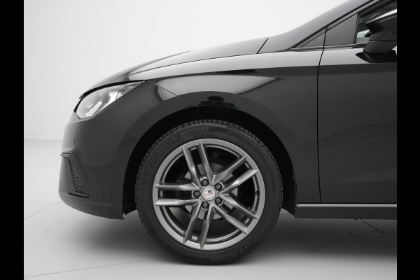 Seat Ibiza 1.0 TSI 95pk Style Business Intense Clima Navigatie Privacyglas Carplay Camera 17" velgen 321