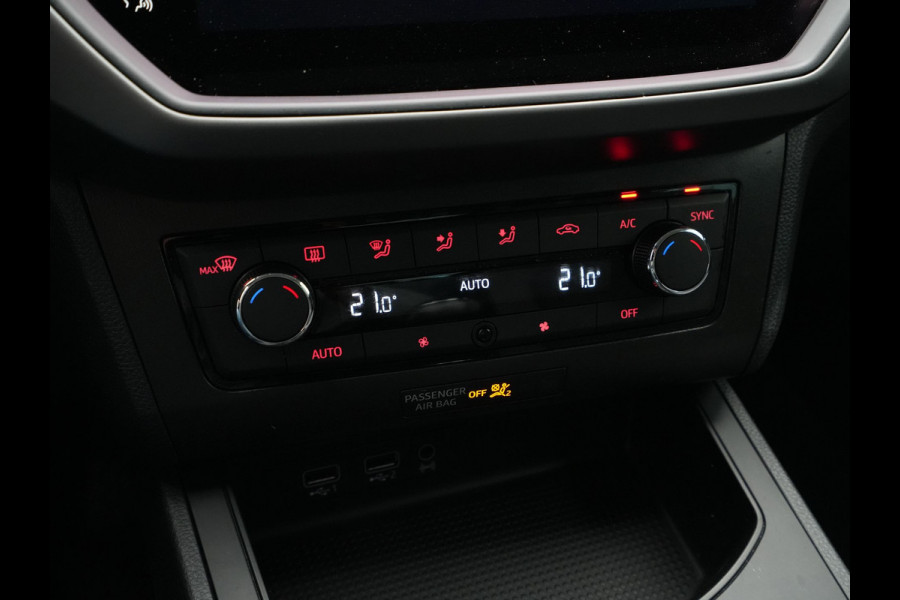 Seat Ibiza 1.0 TSI 95pk Style Business Intense Clima Navigatie Privacyglas Carplay Camera 17" velgen 321