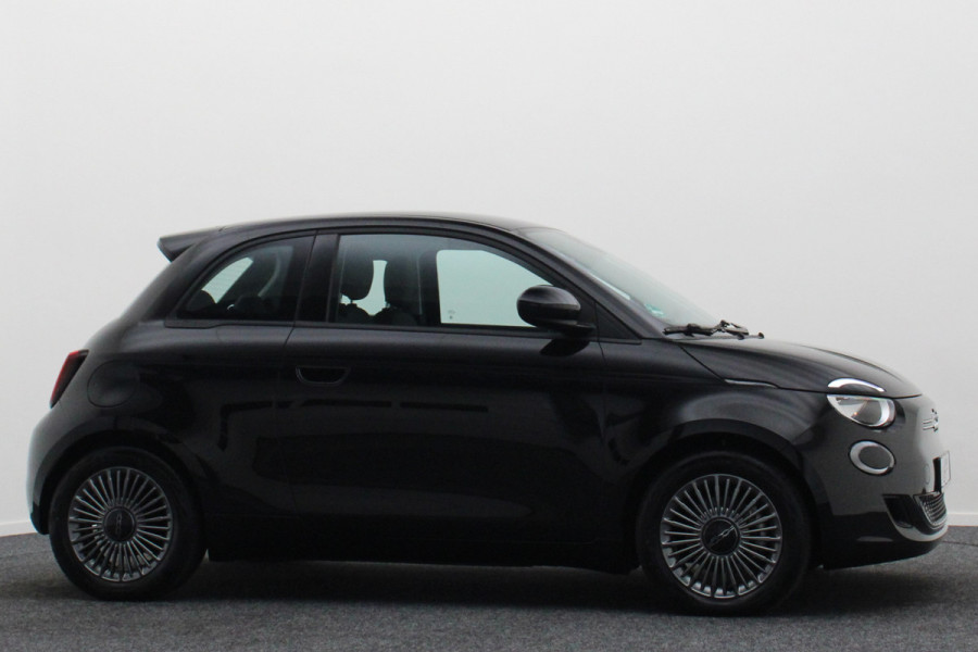 Fiat 500 Icon 42 kWh Virtual Cockpit, Apple Carplay, Cruise, Lane Assist, DAB, 16"