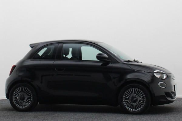 Fiat 500 Icon 42 kWh Virtual Cockpit, Apple Carplay, Cruise, Lane Assist, DAB, 16"