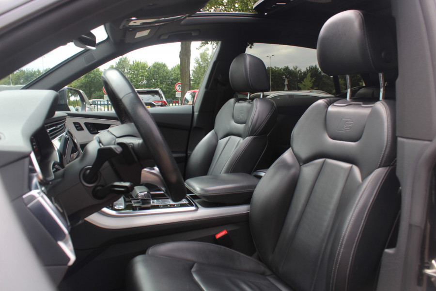 Audi Q8 50 TDI quattro Pro Line S / Trekhaak / Panoramadak / 360Camera / 22'' / Luchtvering / B&O / Softclose / Sfeerverlichting / Dodehoek / Stoelverwarming / DAB / ACC