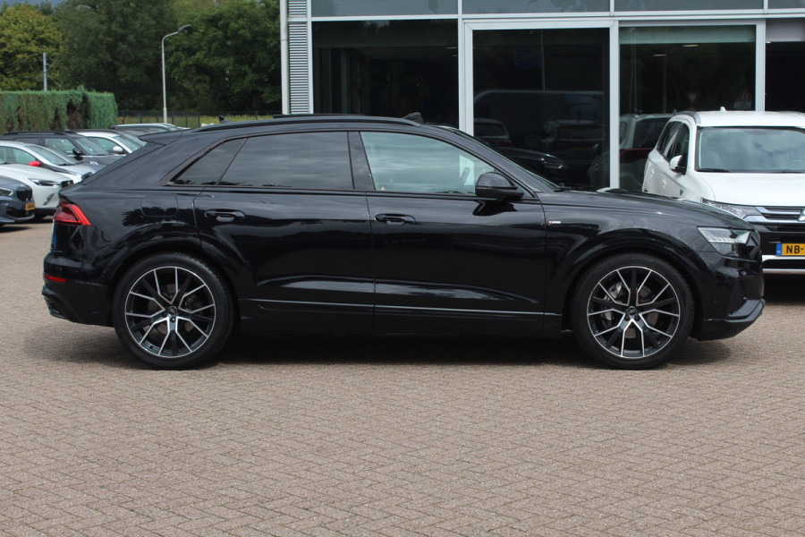 Audi Q8 50 TDI quattro Pro Line S / Trekhaak / Panoramadak / 360Camera / 22'' / Luchtvering / B&O / Softclose / Sfeerverlichting / Dodehoek / Stoelverwarming / DAB / ACC