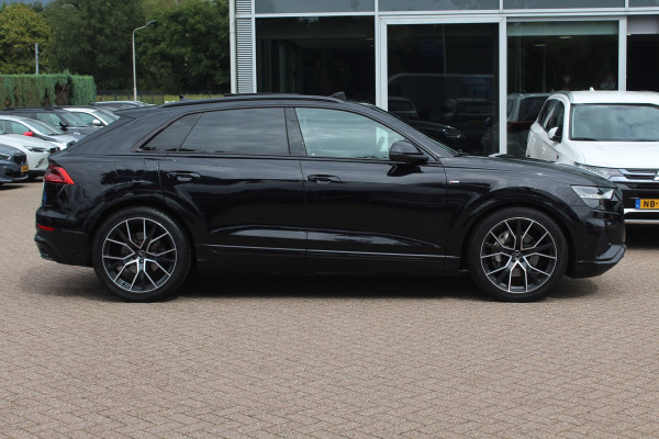 Audi Q8 50 TDI quattro Pro Line S / Trekhaak / Panoramadak / 360Camera / 22'' / Luchtvering / B&O / Softclose / Sfeerverlichting / Dodehoek / Stoelverwarming / DAB / ACC