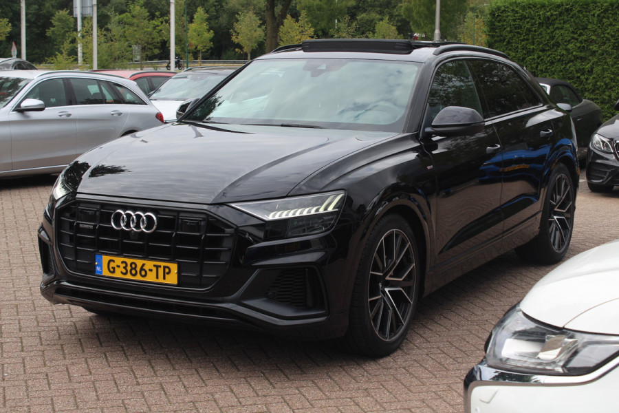 Audi Q8 50 TDI quattro Pro Line S / Trekhaak / Panoramadak / 360Camera / 22'' / Luchtvering / B&O / Softclose / Sfeerverlichting / Dodehoek / Stoelverwarming / DAB / ACC