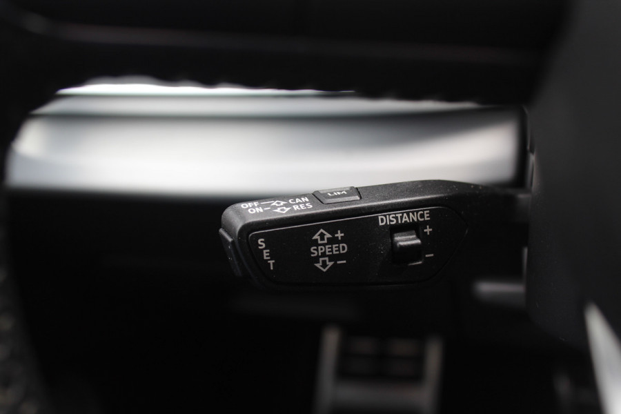 Audi Q8 50 TDI quattro Pro Line S / Trekhaak / Panoramadak / 360Camera / 22'' / Luchtvering / B&O / Softclose / Sfeerverlichting / Dodehoek / Stoelverwarming / DAB / ACC
