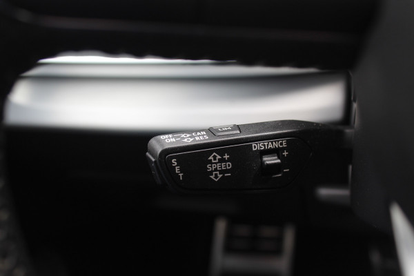 Audi Q8 50 TDI quattro Pro Line S / Trekhaak / Panoramadak / 360Camera / 22'' / Luchtvering / B&O / Softclose / Sfeerverlichting / Dodehoek / Stoelverwarming / DAB / ACC