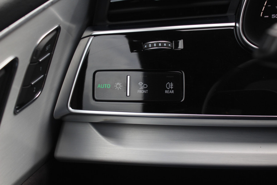 Audi Q8 50 TDI quattro Pro Line S / Trekhaak / Panoramadak / 360Camera / 22'' / Luchtvering / B&O / Softclose / Sfeerverlichting / Dodehoek / Stoelverwarming / DAB / ACC