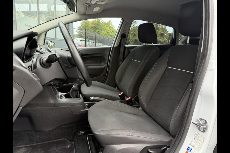 Ford Fiesta 1.0 Style Ultimate 2e Eigenaar,Navi,Airco,Cruise,80pk,5 Deurs,Lm velgen,N.A.P,Pdc V+A,Apk tot 05-2026
