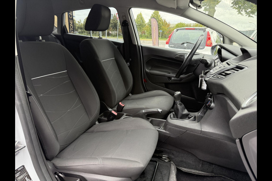 Ford Fiesta 1.0 Style Ultimate 2e Eigenaar,Navi,Airco,Cruise,80pk,5 Deurs,Lm velgen,N.A.P,Pdc V+A,Apk tot 05-2026