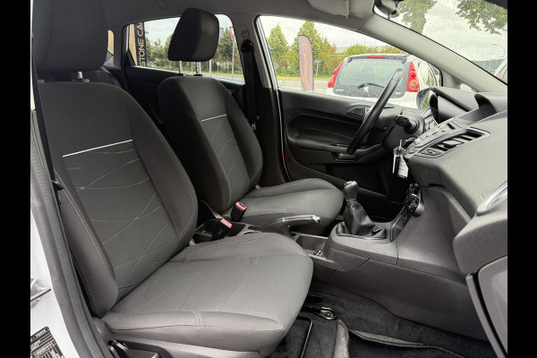 Ford Fiesta 1.0 Style Ultimate 2e Eigenaar,Navi,Airco,Cruise,80pk,5 Deurs,Lm velgen,N.A.P,Pdc V+A,Apk tot 05-2026