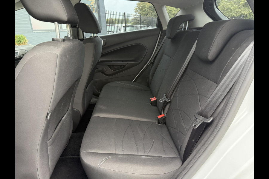 Ford Fiesta 1.0 Style Ultimate 2e Eigenaar,Navi,Airco,Cruise,80pk,5 Deurs,Lm velgen,N.A.P,Pdc V+A,Apk tot 05-2026