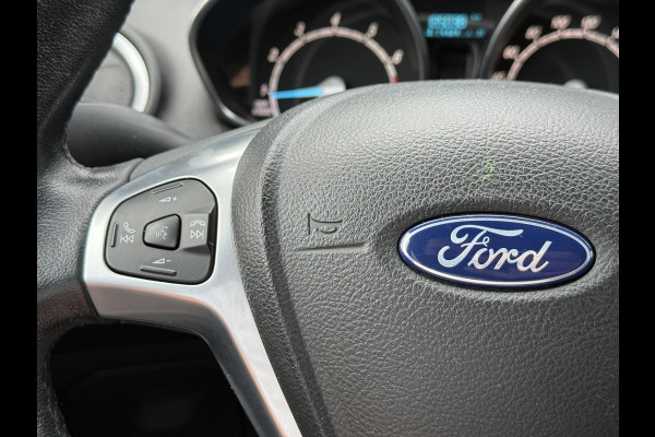 Ford Fiesta 1.0 Style Ultimate 2e Eigenaar,Navi,Airco,Cruise,80pk,5 Deurs,Lm velgen,N.A.P,Pdc V+A,Apk tot 05-2026