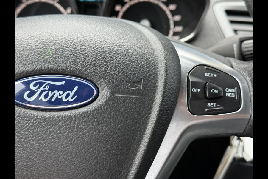 Ford Fiesta 1.0 Style Ultimate 2e Eigenaar,Navi,Airco,Cruise,80pk,5 Deurs,Lm velgen,N.A.P,Pdc V+A,Apk tot 05-2026