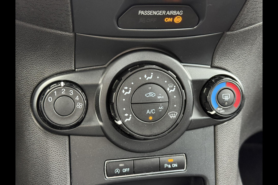 Ford Fiesta 1.0 Style Ultimate 2e Eigenaar,Navi,Airco,Cruise,80pk,5 Deurs,Lm velgen,N.A.P,Pdc V+A,Apk tot 05-2026
