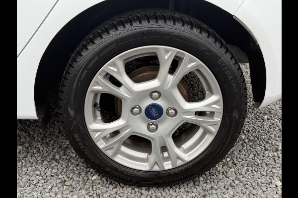 Ford Fiesta 1.0 Style Ultimate 2e Eigenaar,Navi,Airco,Cruise,80pk,5 Deurs,Lm velgen,N.A.P,Pdc V+A,Apk tot 05-2026