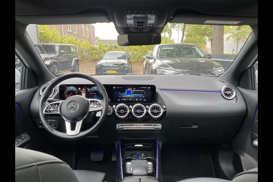 Mercedes-Benz EQA 250 Luxury Line 67 kWh VAN: 38.900,- VOOR 35.877,- UW HERFSTVOORDEEL: 3.023,- DEALER ONDERHOUDEN | AMBILIGHT | CAMERA | PANORAMADAK | RIJKLAARPRIJS INCL. 12MND BOVAG