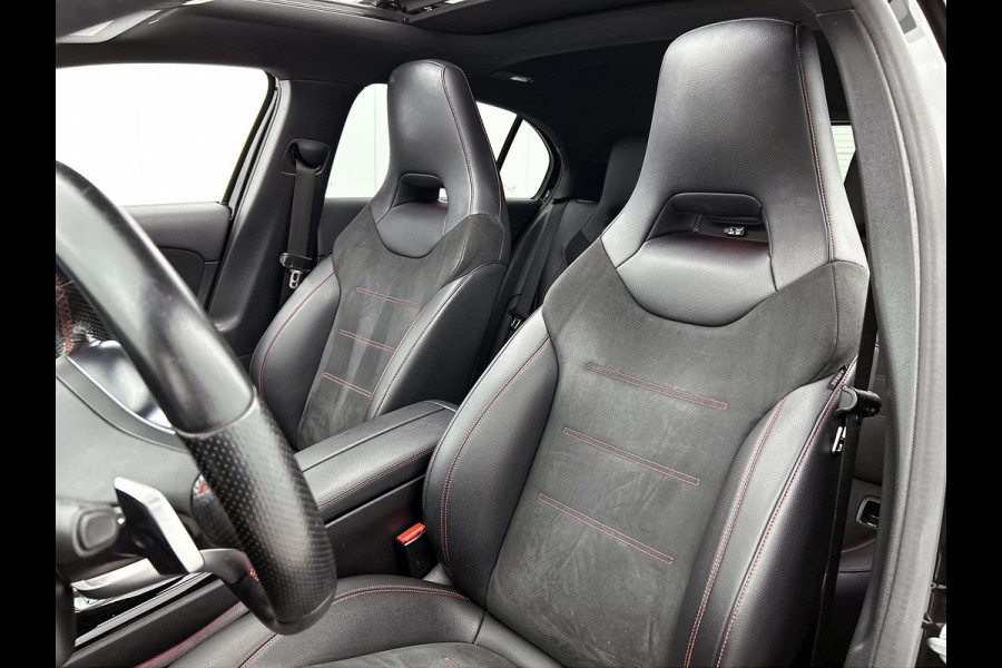 Mercedes-Benz A-Klasse 220 AMG Premium(BOM VOL, Pano, SfeerV, Burmester Audio, StoelV, Camera, Navi, PDC V+A, Etc) Mercedes-Benz A-Klasse 220 AMG Premium(BOM VOL, Pano, SfeerV, Burmester Audio, StoelV, Camera, Navi, PDC V+A, Etc)