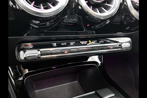 Mercedes-Benz A-Klasse 220 AMG Premium(BOM VOL, Pano, SfeerV, Burmester Audio, StoelV, Camera, Navi, PDC V+A, Etc) Mercedes-Benz A-Klasse 220 AMG Premium(BOM VOL, Pano, SfeerV, Burmester Audio, StoelV, Camera, Navi, PDC V+A, Etc)