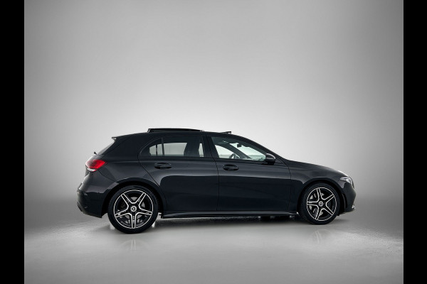 Mercedes-Benz A-Klasse 220 AMG Premium(BOM VOL, Pano, SfeerV, Burmester Audio, StoelV, Camera, Navi, PDC V+A, Etc) Mercedes-Benz A-Klasse 220 AMG Premium(BOM VOL, Pano, SfeerV, Burmester Audio, StoelV, Camera, Navi, PDC V+A, Etc)
