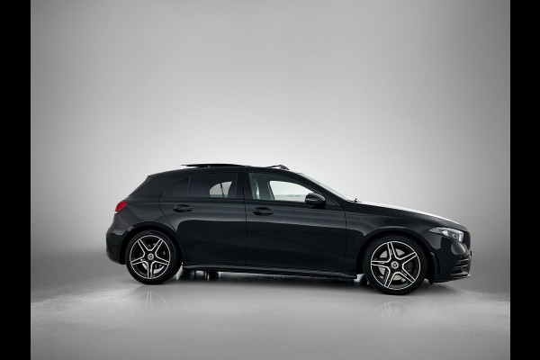 Mercedes-Benz A-Klasse 220 AMG Premium(BOM VOL, Pano, SfeerV, Burmester Audio, StoelV, Camera, Navi, PDC V+A, Etc) Mercedes-Benz A-Klasse 220 AMG Premium(BOM VOL, Pano, SfeerV, Burmester Audio, StoelV, Camera, Navi, PDC V+A, Etc)