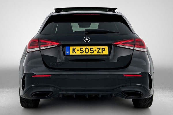 Mercedes-Benz A-Klasse 220 AMG Premium(BOM VOL, Pano, SfeerV, Burmester Audio, StoelV, Camera, Navi, PDC V+A, Etc) Mercedes-Benz A-Klasse 220 AMG Premium(BOM VOL, Pano, SfeerV, Burmester Audio, StoelV, Camera, Navi, PDC V+A, Etc)