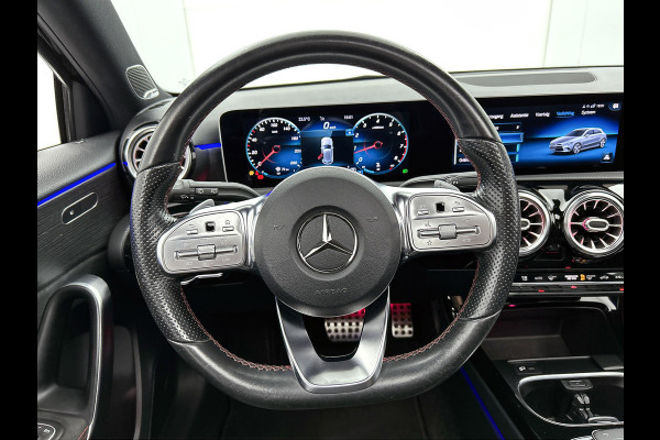 Mercedes-Benz A-Klasse 220 AMG Premium(BOM VOL, Pano, SfeerV, Burmester Audio, StoelV, Camera, Navi, PDC V+A, Etc) Mercedes-Benz A-Klasse 220 AMG Premium(BOM VOL, Pano, SfeerV, Burmester Audio, StoelV, Camera, Navi, PDC V+A, Etc)