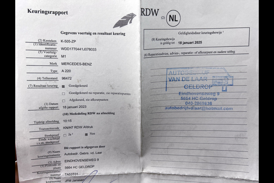 Mercedes-Benz A-Klasse 220 AMG Premium(BOM VOL, Pano, SfeerV, Burmester Audio, StoelV, Camera, Navi, PDC V+A, Etc) Mercedes-Benz A-Klasse 220 AMG Premium(BOM VOL, Pano, SfeerV, Burmester Audio, StoelV, Camera, Navi, PDC V+A, Etc)